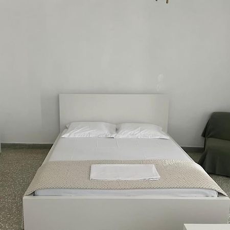 Cozy, Spacious, Newly Renovated Flat In Adamas ภายนอก รูปภาพ